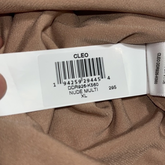 Dress the Population Cream Halter Dress - Picture 12 of 12